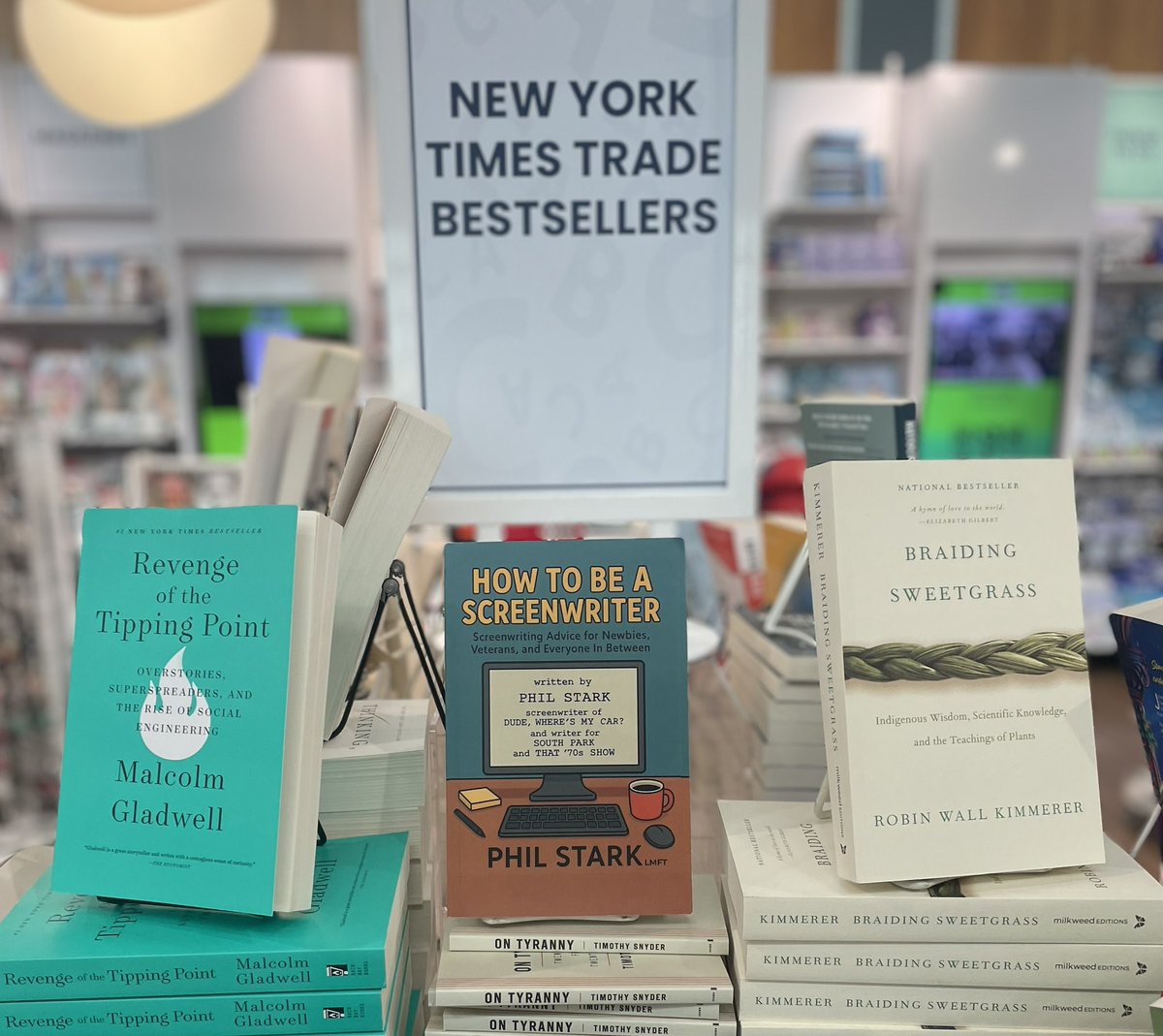 pbstarkok's tweet image. Wow! Just saw #HTBAS at @TheBookPeople at @AustinAirport - it’s a bestseller! -#hookem #screenwriting #tacos