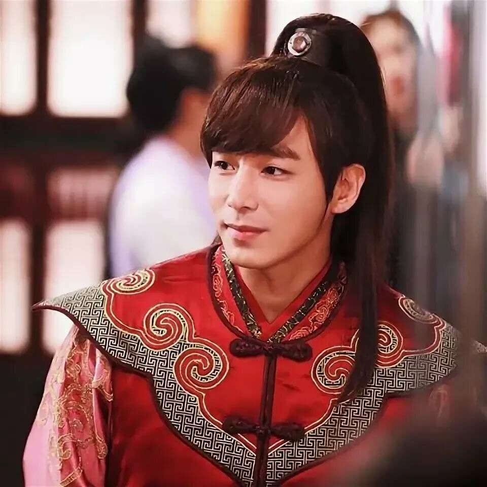 RoushdyBinge's tweet photo. Kim Nam Gil (The Great Queen Seondeok) 🆚 Jin Yi Han (Empress Ki) https://t.co/JP4OpBnPHr
