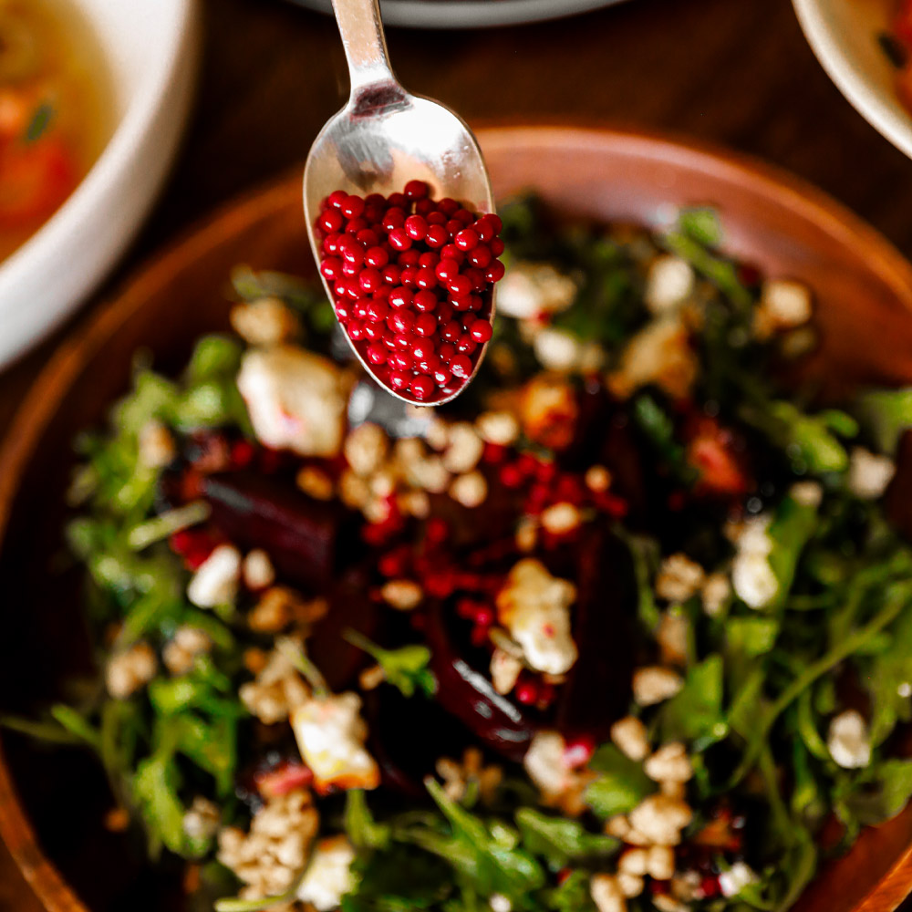 spherificator's tweet image. This earthy salad gets a tangy twist with bold cranberry pearls adding pops of flavor and color 🥗✨ #CranberryPearls #GourmetSalad #Spherificator #TheSpherificator #Spherification #MolecularGastronomy #SaladTopping #FlavorPop #CreativeCooking