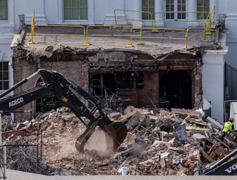 RepMikeQuigley's tweet image. Trump’s demolition of the White House is a demolition of our history.

I’m proud to join @repraskin and over 50 other members in demanding answers.