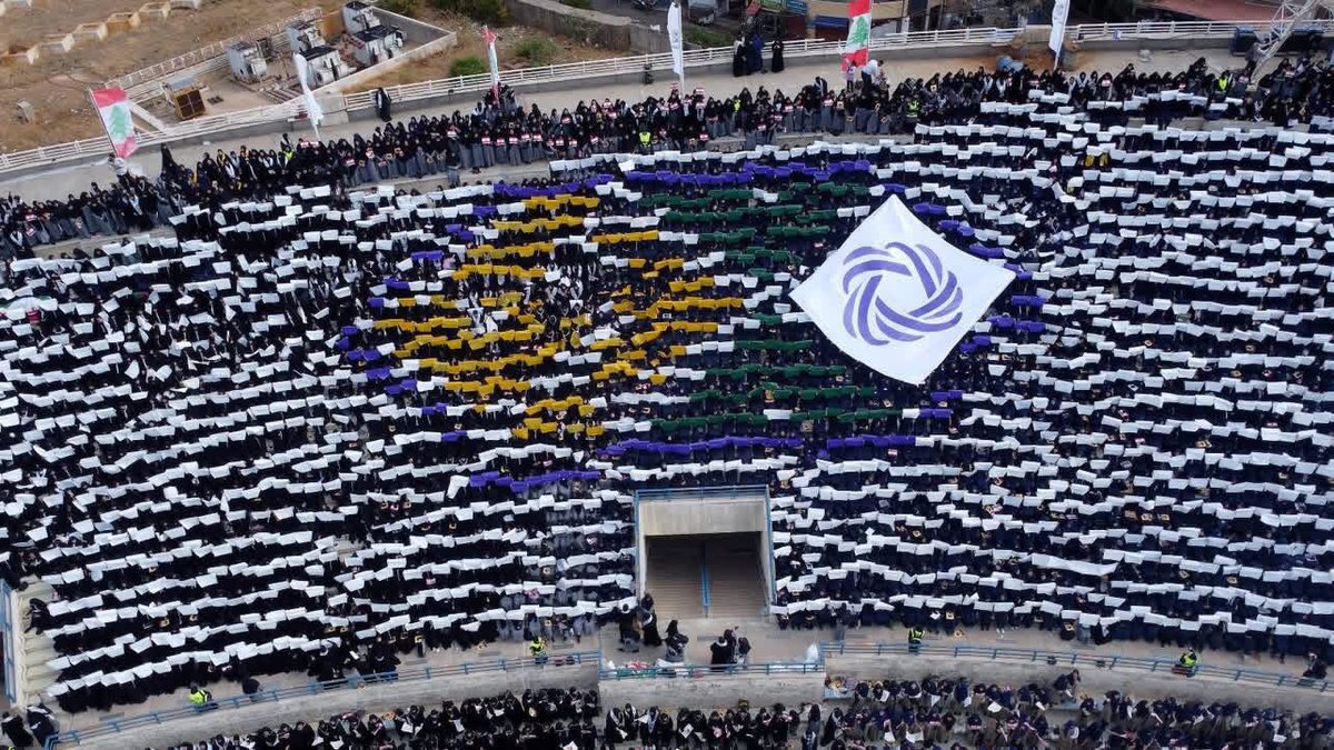 لأن رسالتنا المحبة والعدالة والانسانية ...
كشافةُ الإمامِ المهدي… جاهزيةٌ كشفيةٌ تعانقُ رسالةَ المحبّة والوحدة الوطنية والعيش المشترك في استقبالِ قداسةِ البابا على بوليفارِ عماد مغنية في بيروت
هكذا يكون العيش المشترك.
نحن نبقى وسنبقى السباقين في الأحترام والتقدير لجميع الأديان.