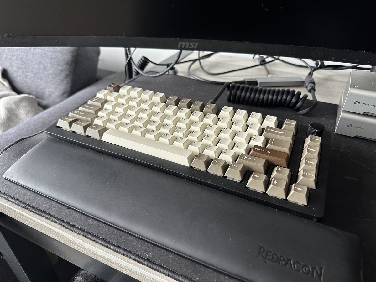 Pybeancoder's tweet photo. GMK SLOTH 🦥 

5 years later, finally https://t.co/IGbag1tOZ4
