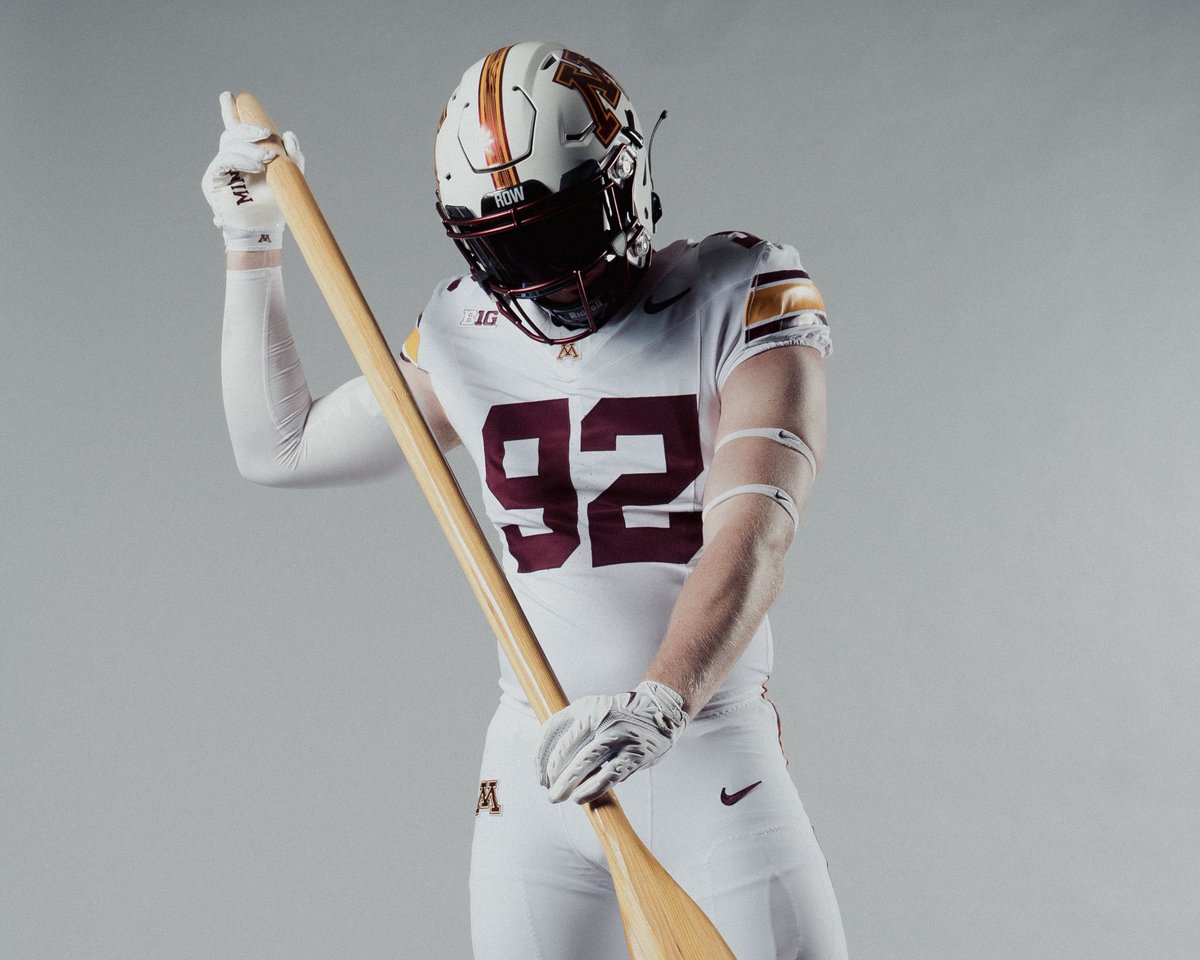 Howie_Johnson92's tweet photo. I will be signing my National Letter of Intent on Wednesday December 3rd at Forest Lake Area High School at 3pm in the main gym! All are welcome!

6101 Scandia Trail N 
Forest Lake, MN 55025
United States https://t.co/FfFyN8LgX7