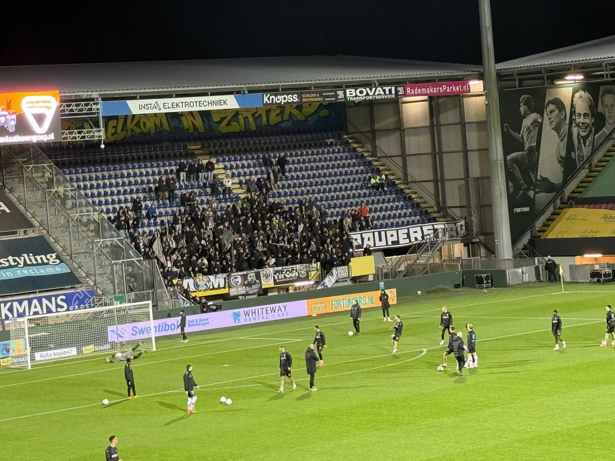 CorversJuri's tweet image. Beste @HeraclesAlmelo , zo hoort een uitvak eruit te zien 👌🏻. Gastvrij, prima zicht op het veld, geen tralies en gewoon een leuke pot voetbal kijken. #hetismaareentip 😉. #forher @forR