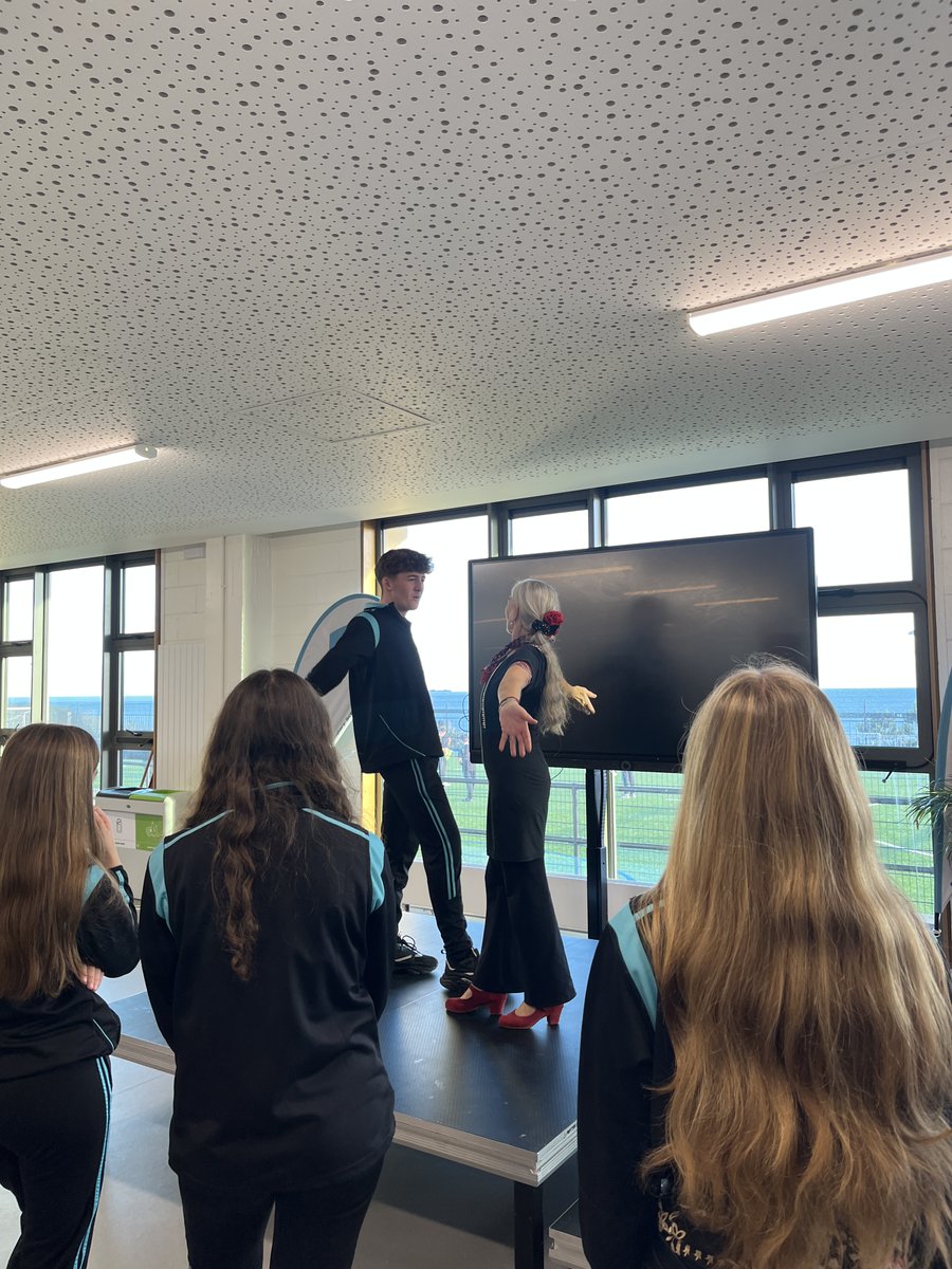 StDavidsSS's tweet image. Our Language teachers hosted a wide array of events as part of Think Languages week. Check out a full report of everything that took place on our website 🇪🇸 🇫🇷 🇩🇪 🇯🇵 wix.to/eH4KM1n #ThinkLanguagesWeek