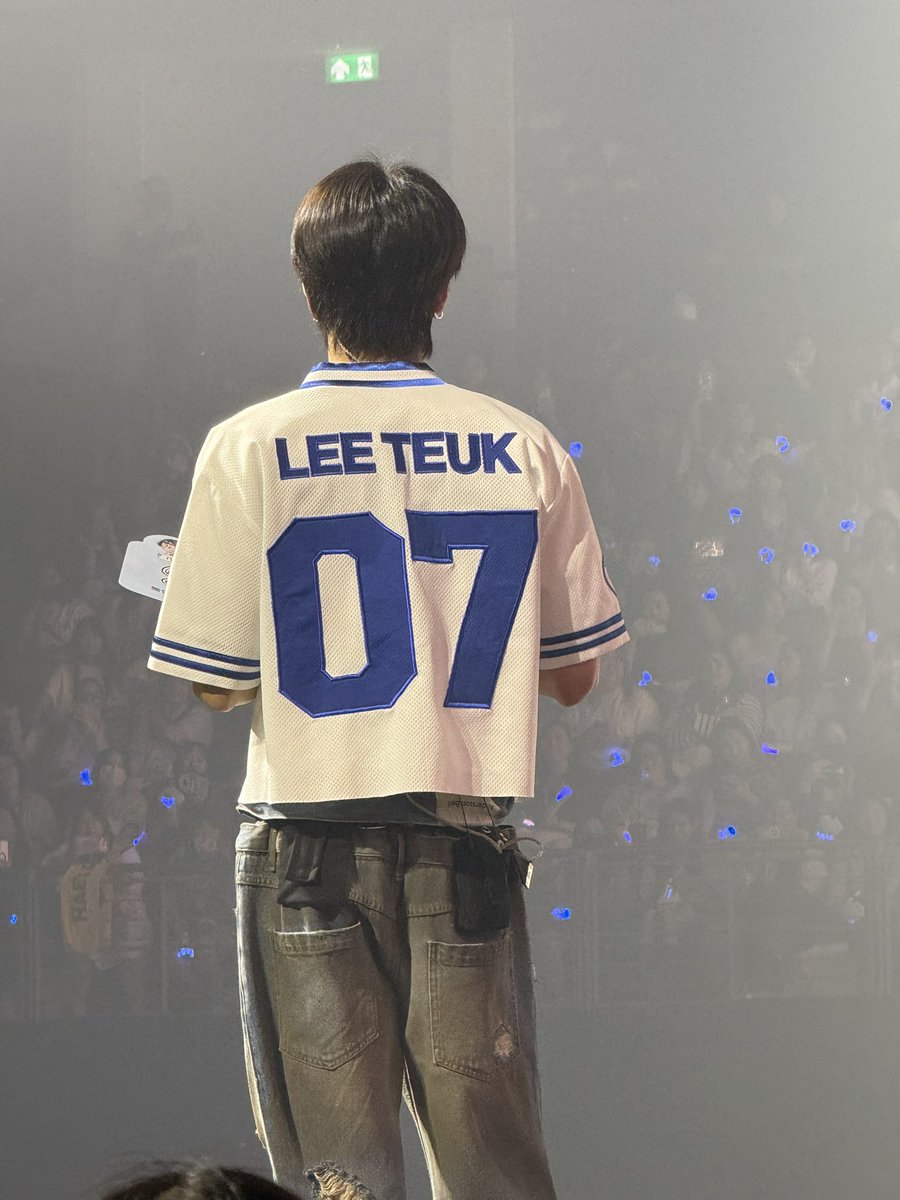 Modchaya's tweet photo. My best leader 💙#SS10inBKK #LEETEUK https://t.co/0rHqwaGt6R