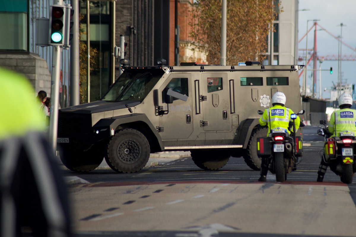 Spotted this new unit the Gardaí got their hands on😮‍💨

This new vehicle will be utilised by the Emergency Response Unit (ERU) for high-risk situations they deal with.

#Dublin #Garda #Ireland #Gardai #Police