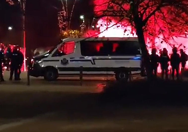 Beste behin, argi geratu da zipaioak Espainiar Estatuaren eta faxismoaren interespean jarduten dutela, Euskal Herri Langilea jazartzen duten bitartean.

ERREPRESIOAREN AURREAN EUSKAL HERRIAK AMNISTIA!