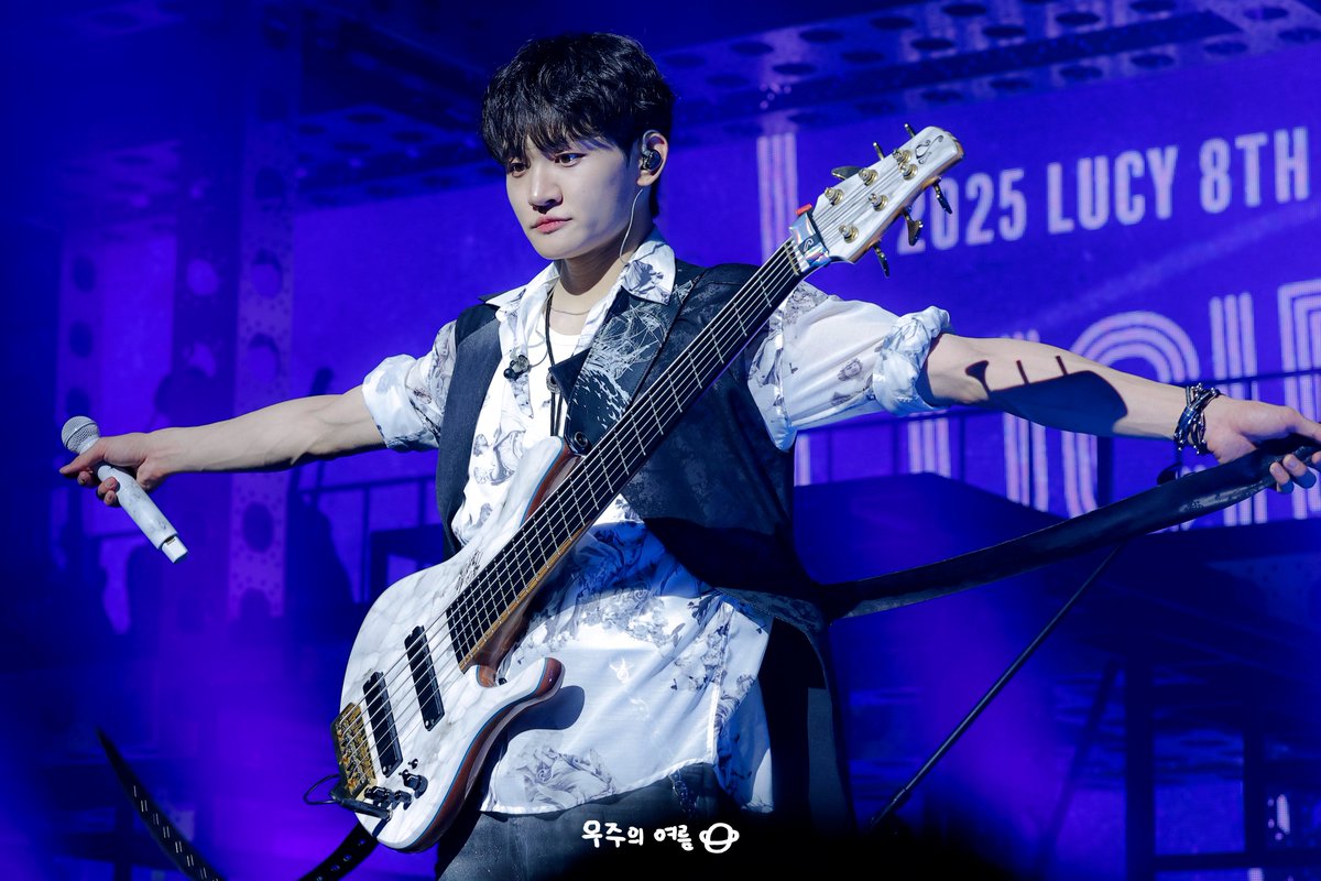 251129 LUCID LINE 부산 첫콘

원상이 안아아

#LUCY #루시 #조원상