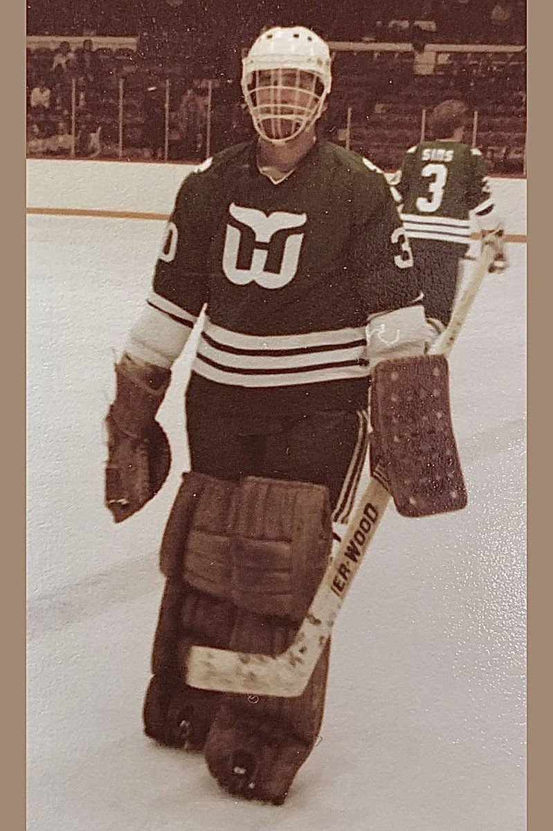 Old Hockey Cards tweet media