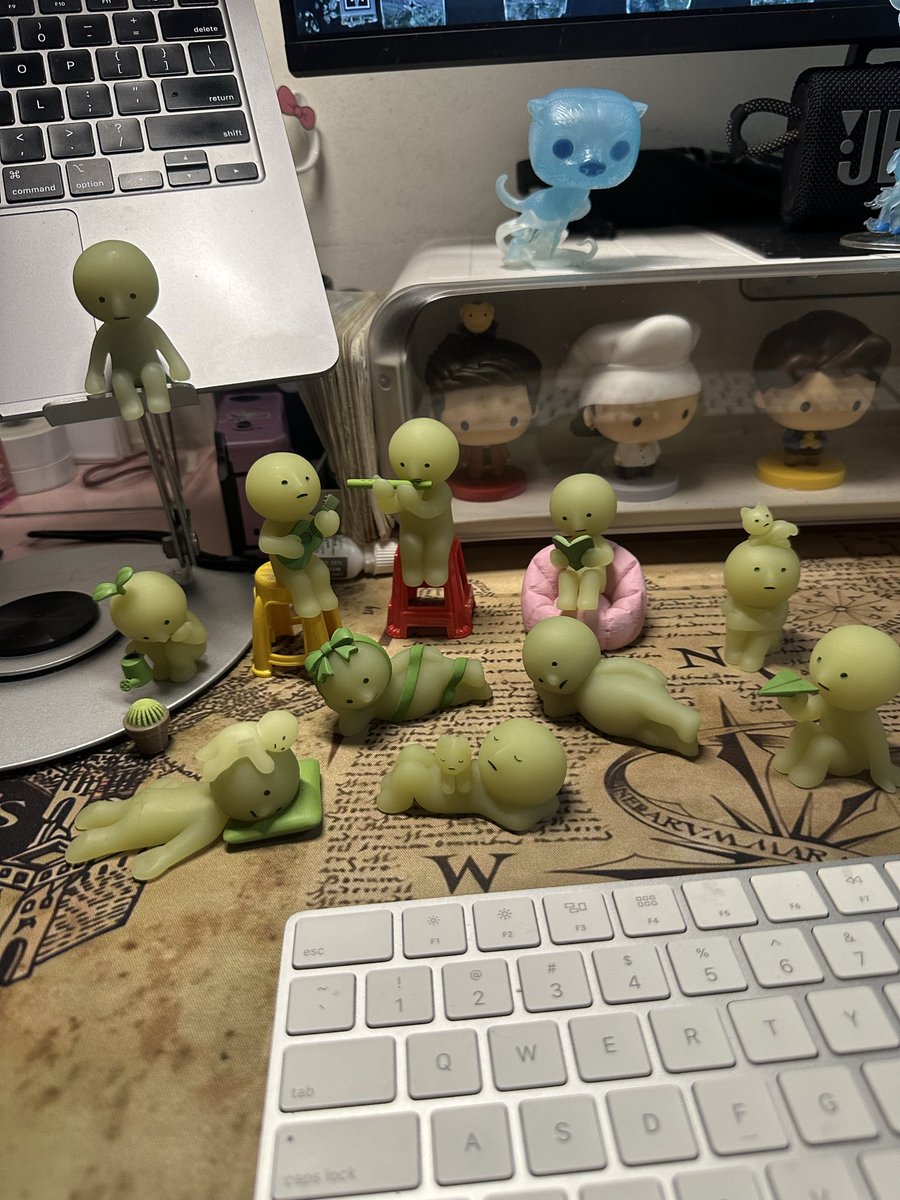 Finally got all the Smiskis I want hihihi. 

Self-care Smiskis 🍃