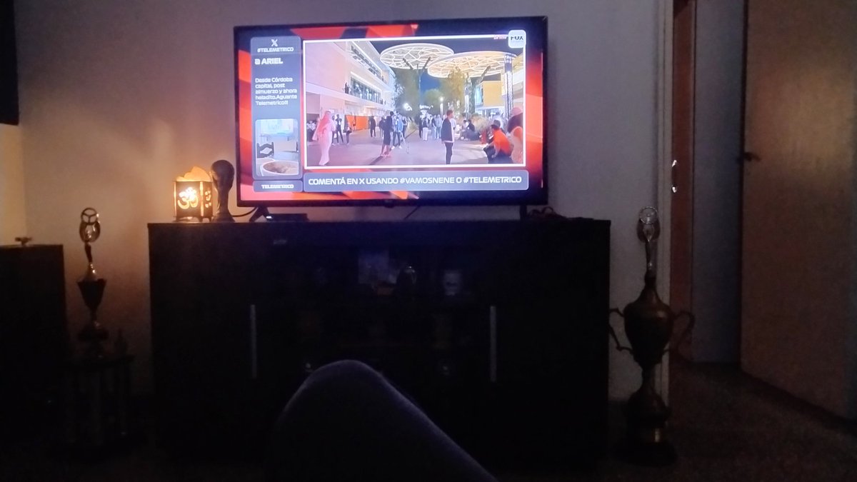#vamosnene Desde el sillón con Mariela esperando la Q1..saludos desde Bahía Blanca
