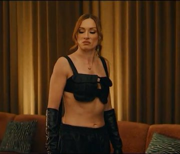 BehavioralIssue's tweet image. My girlfriend&apos;s hotter than yours.