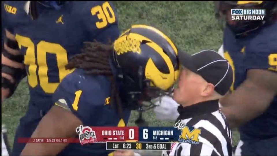 HCYNLS's tweet photo. Classic Michigan antics. This guy should be banned from college football for life https://t.co/amQgzHaNqs