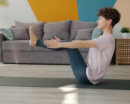 WellBeingMD's tweet image. Strengthen your core before the weekend festivities:
• 20-second plank
• 10 dead bugs (each side)
• 20-second side plank
Repeat 2–3 rounds.

#CoreStrength #HolidayFitness #MoveDaily
