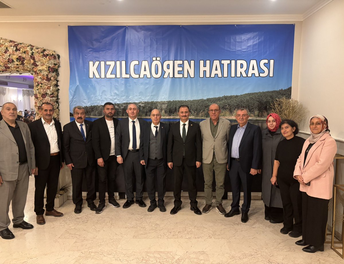 Bir Sevdadır Kızılcaören ❤️

Kızılcaörenli hemşehrilerimizle Ankara’da bir araya geldik.

Hasretin muhabbete dönüştüğü bu güzel akşamda; memleketimizin sıcaklığını başkentte yeniden hissettik.

Bu kıymetli organizasyonda emeği geçen Kızılcaören Ankara Derneği Başkanımız Halit