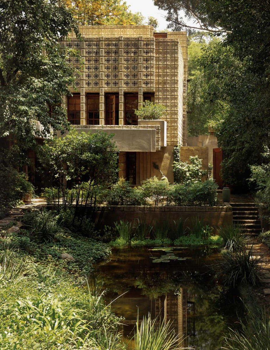 Ortgeist's tweet image. La Miniatura (Millard House), Frank Lloyd Wright, Los Angeles, California