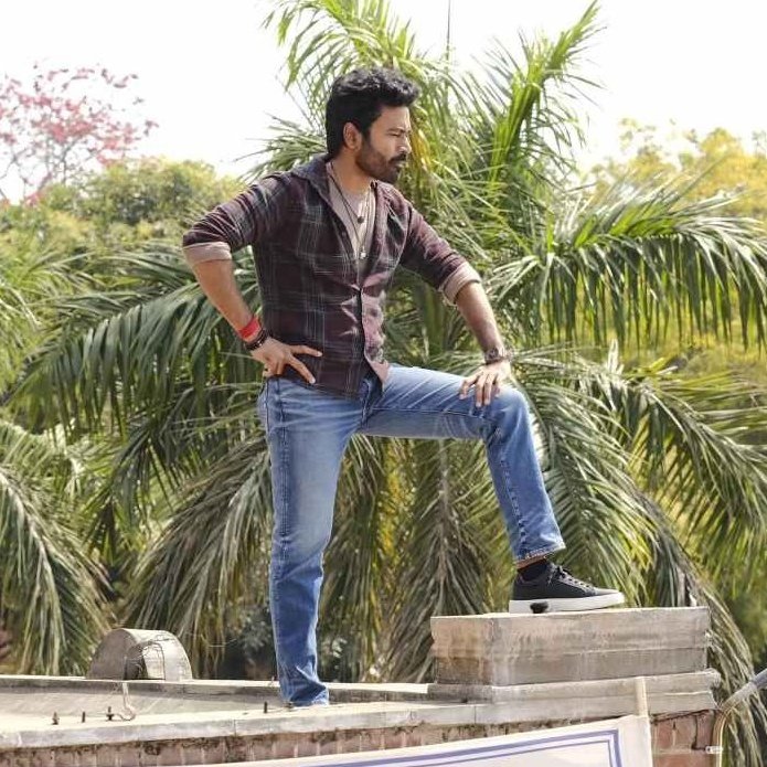 aaruksamy's tweet image. Top 3 peak hour bms bookings of #Dhanush 🙌

#Kuberaa           -  22.10k
#TereIshkMein - 19.82k
#Raayan              - 19.28k