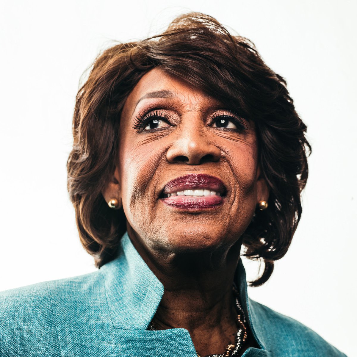Maxine Waters on Donald Trump: “a low-down, dirty, no good filthy president.”

RETWEET if you stand with <a href="/RepMaxineWaters/">Maxine Waters</a> against Donald Trump!