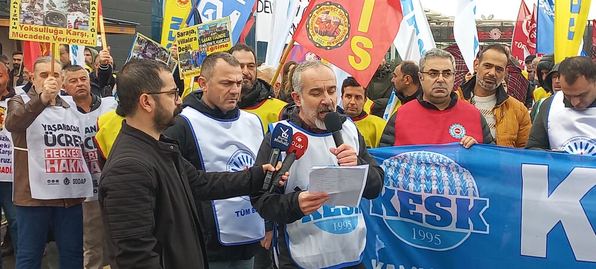 BursatarM's tweet photo. Yoksullukla mücadeleye karşı bugün Bursa Şehreküstü Meydanındaydık. Halk için bütçe demokratik Türkiye✊️ @KESK1995 @TARIM_ORKAM_SEN https://t.co/1G96ac37Dg