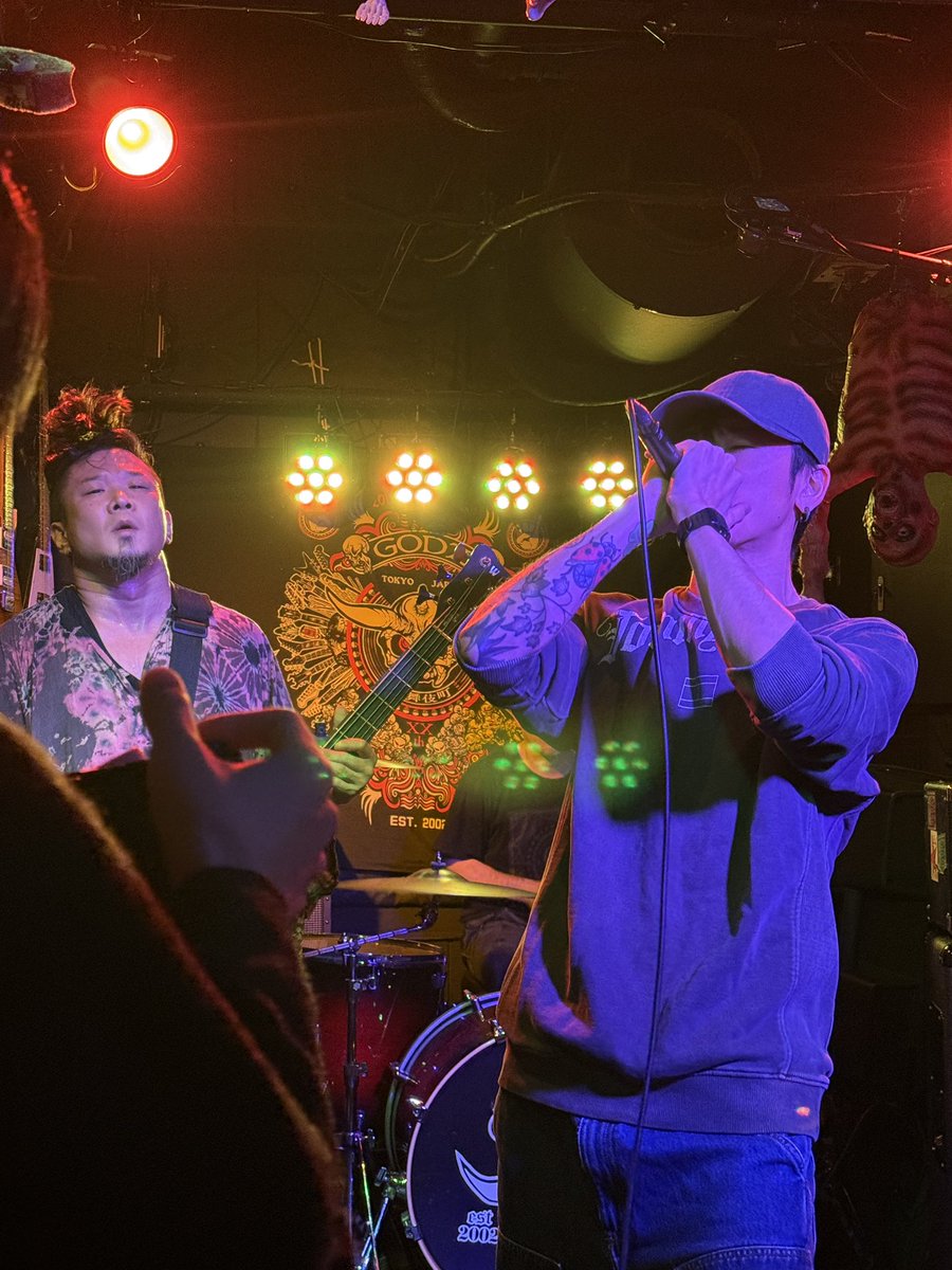 2025/11/29 
新体制のVEinsを見に新宿へ
客席から見るTSUNEちゃんの姿に、なぜかヨッシーが緊張したらしい😊