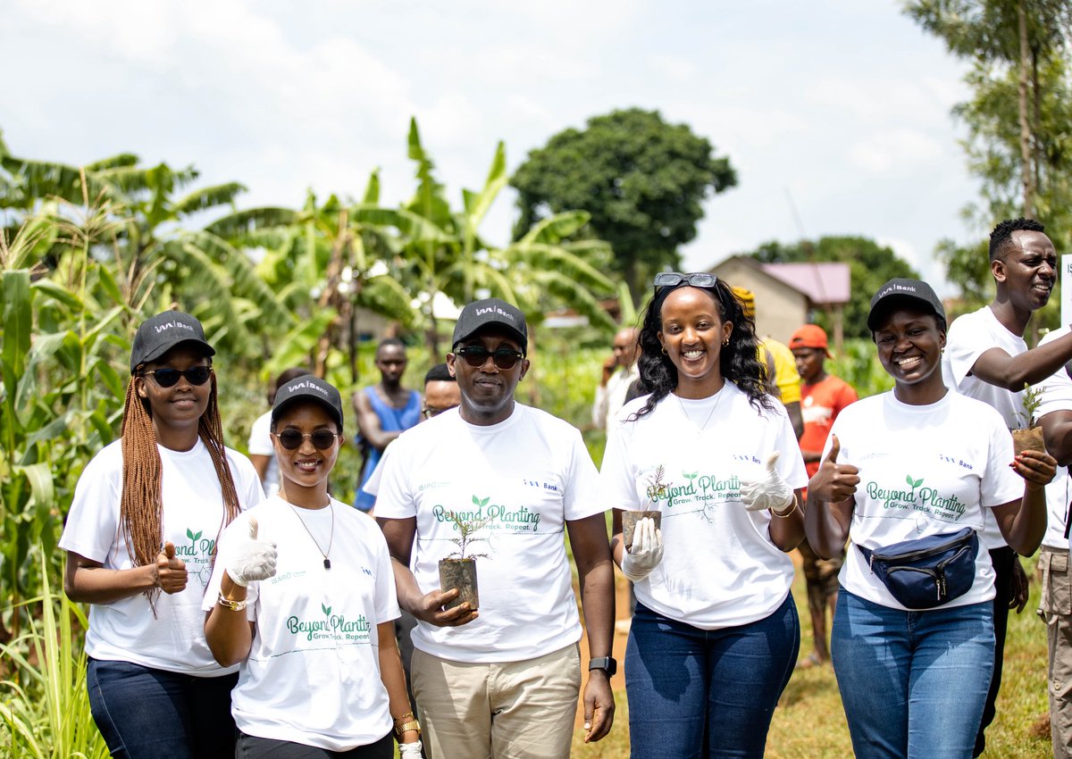 imbankrw's tweet photo. Yesterday, we planted 10,000 trees, of which 7,000 are Agroforestry and 3,000 are fruit trees. 

During this special umuganda, @ceo_imbankrw donated Mutuelle de Sante to 2,000 people in Kamonyi who are unable to access community-based health insurance.

#KarameNiyoJyanaYacu https://t.co/fy71X5eRwt