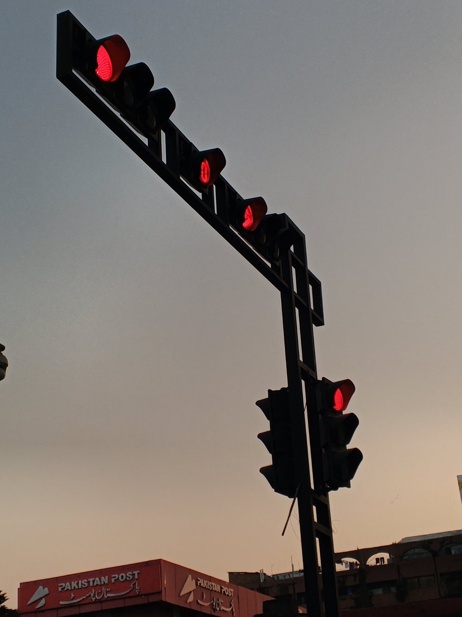 app_sey_matlab's tweet image. Give me a sign if he is a RED FLAG 
LE GOD: