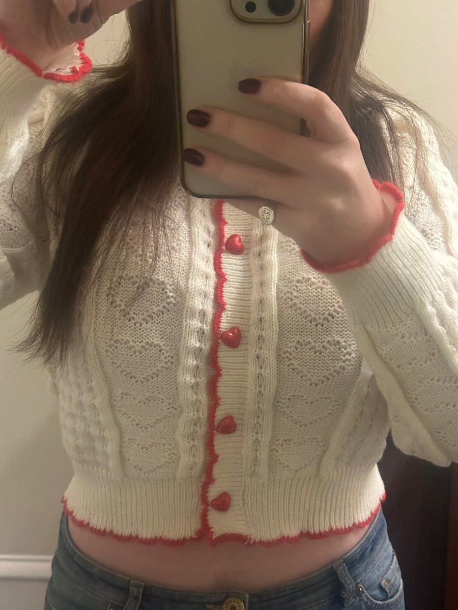 heartshapedoll's tweet photo. #notagoth β€οΈ https://t.co/NvK6dZHixa