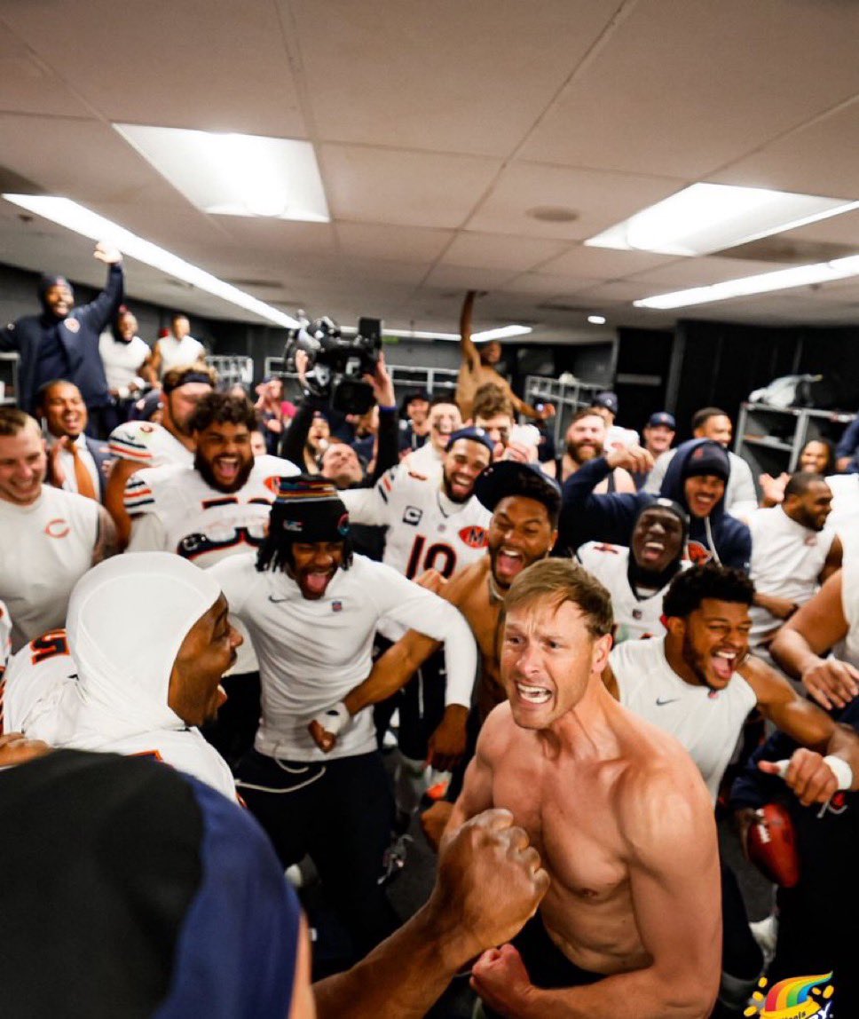 KingChi312's tweet photo. WHAT A TIME TO BE ALIVE #BEARDOWN https://t.co/9vYeVqpNAW