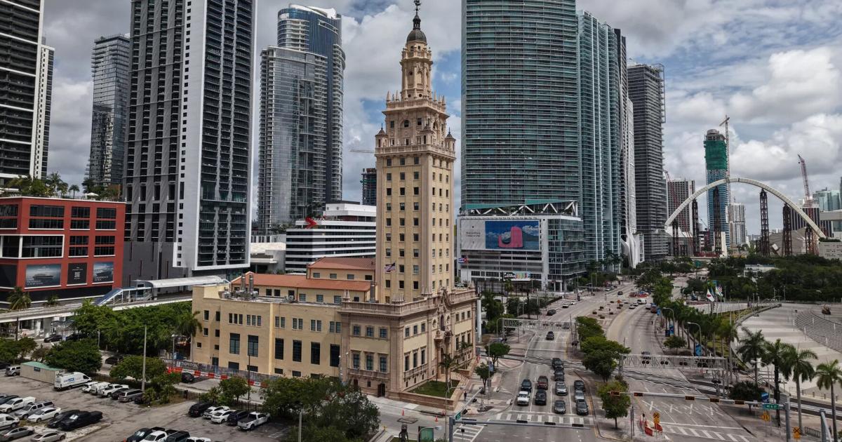 TheMiamiTimes's tweet image. @MDCollege will hold a new vote on transferring downtown land for Donald Trump’s presidential library, giving residents a chance to weigh in. The decision follows a lawsuit over transparency in the original vote. 

miamitimesonline.com/news/local/mia…

#MiamiNews #TrumpLibrary