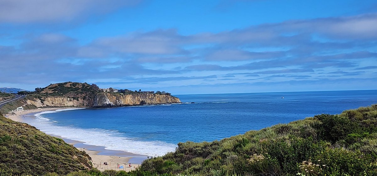 Beautiful Saturday here at Crystal Cove. ☀️ The view towards Abalone Point never gets old. Hope everyone is having a great weekend!

#CrystalCove #OC #California #coast