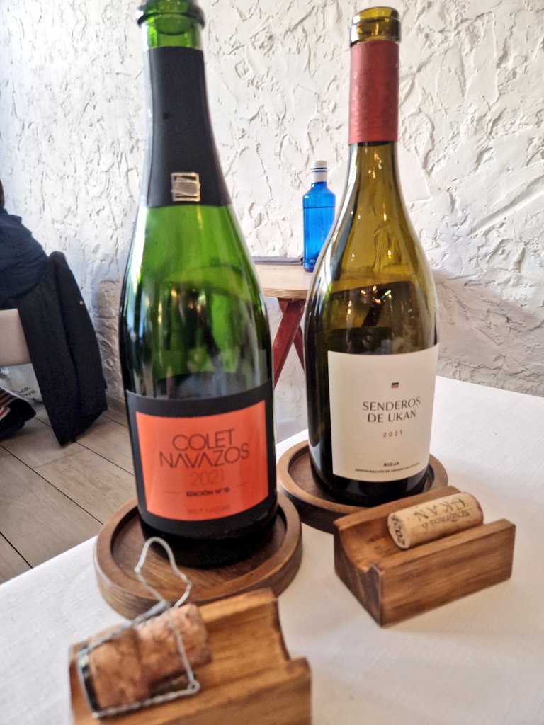 Cómo hemos disfrutado en <a href="/TreZerestaurant/">TrezeRestaurante&Bar</a>, Madrid.
Se come y se bebe de lujo.
Trato exquisito en sala, con Paloma Tovar al mando de los vinos.
No es tan difícil: cocina, producto y cariño.