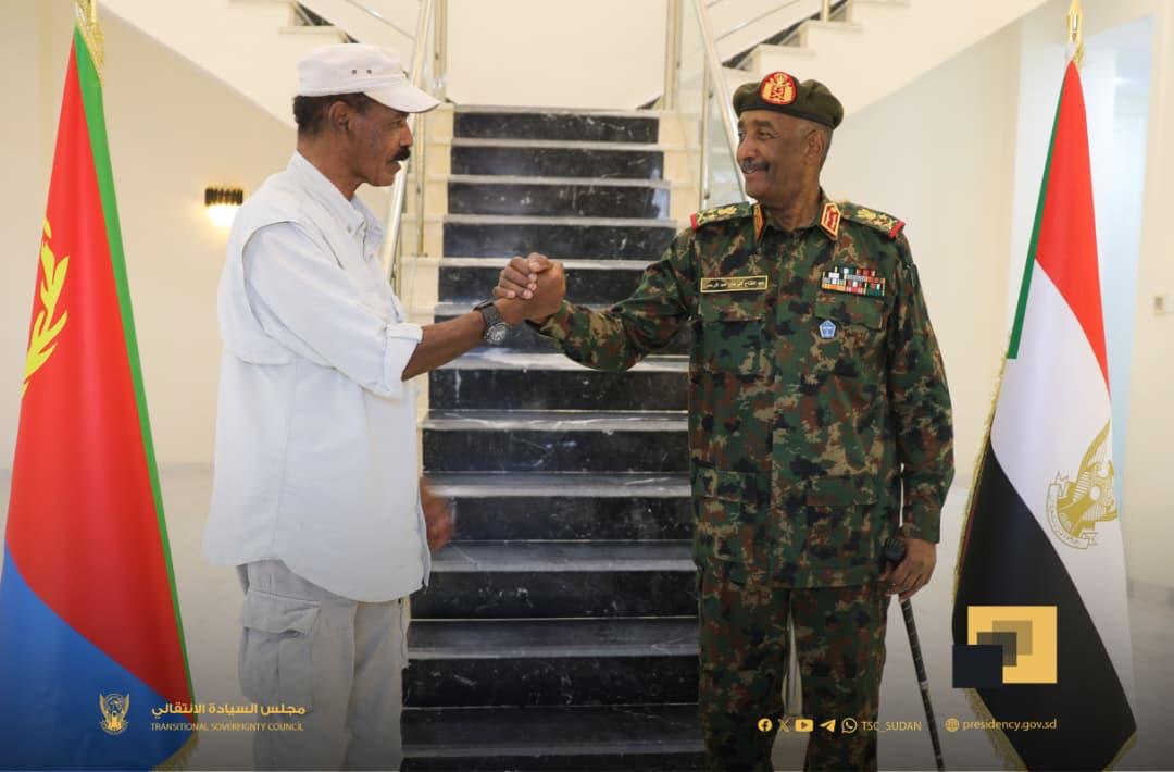 hawelti's tweet photo. President Isaias Afwerki and his host, the Chairman of Sudan's Sovereign Council, General Abdel Fattah Al-Burhan, held extensive meeting at the Government Headquarters in Port Sudan in the late afternoon hours today.

The meeting focused on the strengthening of bilateral ties, developments in the situation in Sudan, as well as regional and international issues of mutual concern. 

President Isaias Afwerki reiterated Eritrea's firm and principled stance on, and support for, the unity and sovereignty of Sudan.  The President further underlined that Eritrea will continue to stand on the side of Sudan until the achievement of durable peace.

General Al-Burhan, for his part, paid tribute to Eritrea's position that is anchored on the historic ties between the two peoples and affirmed that he will exert vigorous efforts to consolidate these ties for the benefit of the two nations.