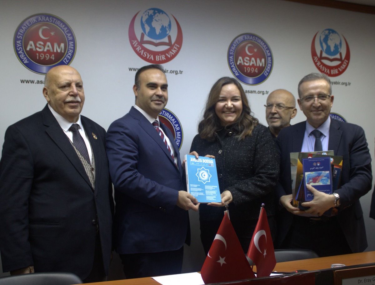 2025-2026 Dönem resmî açılışı Sanayi ve Teknoloji Bakanı Sayın Mehmet Fatih KACIR’ın katılımlarıyla gerçekleştirildi.
Bürokratlar, iş insanları, STK temsilcileri ve gençlerin yoğun katılımı ile ülkemizin teknoloji yatırımları ve gelecek projeleri ele alındı.<a href="/mfatihkacir/">Mehmet Fatih KACIR</a> <a href="/TCSanayi/">Sanayi ve Teknoloji Bakanlığı</a>