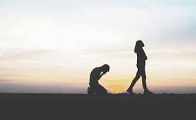 GustavoAdolf_'s tweet image. "A quien que más quieres lo terminas perdiendo, a quien más te quiere le ignoras sin darte cuenta, a quien más te rechaza es a quien más insistes en amar, y a quien más te ama, a veces le traicionas sin razón.
Perdonas con facilidad a quien más te ha dañado, pero eres duro con…