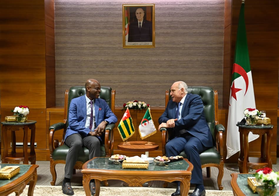 Algeria_MFA's tweet image. عشية احتضان🇩🇿لأشغال المؤتمر الدولي حول &quot;جرائم الاستعمار في إفريقيا&quot;، يوم 30 نوفمبر، والدورة الثانية عشر &quot;لمسار وهران&quot; حول السلم والأمن في إفريقيا، يوم 01  ديسمبر 2025، استقبل وزير الدولة، وزير الشؤون الخارجية، @Algeria_MFA ، السيد @AhmedAttaf_Dz ، نظيره التوغولي السيد
@rdussey