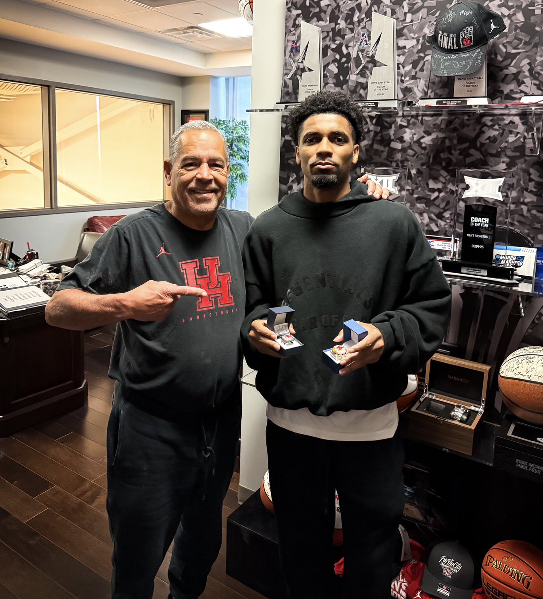 Coach Kelvin Sampson tweet media