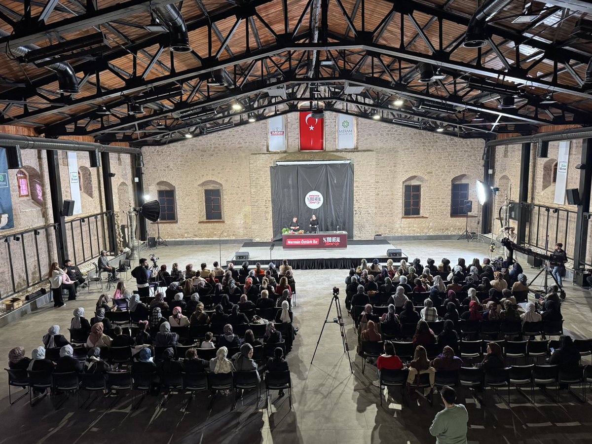 akkadinmeram's tweet photo. AK Parti İl Kadın Kollarımızın organize ettiği, gelirini Gazze’ye bağışladığı "Nermin Öztürk ile  %100 Helal Stand-Up" programına  katılım sağladık.

Bu anlamlı program için İl K.K. Bşk. @OzlmYlmz042 ve Y.K. Üyelerine  teşekkür ederiz.

#BizimMeram
@tugbaisikercan 
@SYurdaisik https://t.co/kwNtYvY9vS