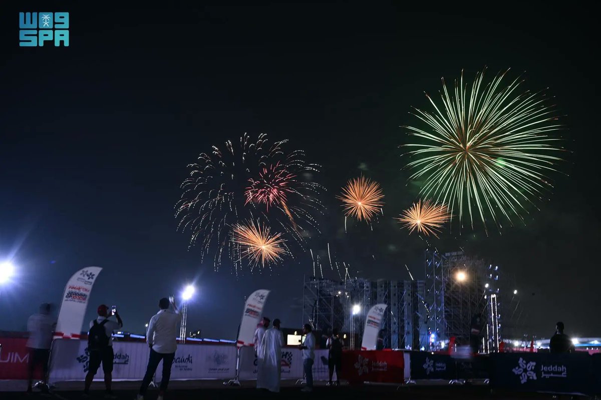 SPA_Spor's tweet photo. الألعاب النارية تُضيء سماء جدة في ختام منافسات جائزة جدة الكبرى 2025 في بطولة العالم للزوارق السريعة (F1H2O).
#واس https://t.co/2CKVilCXLr