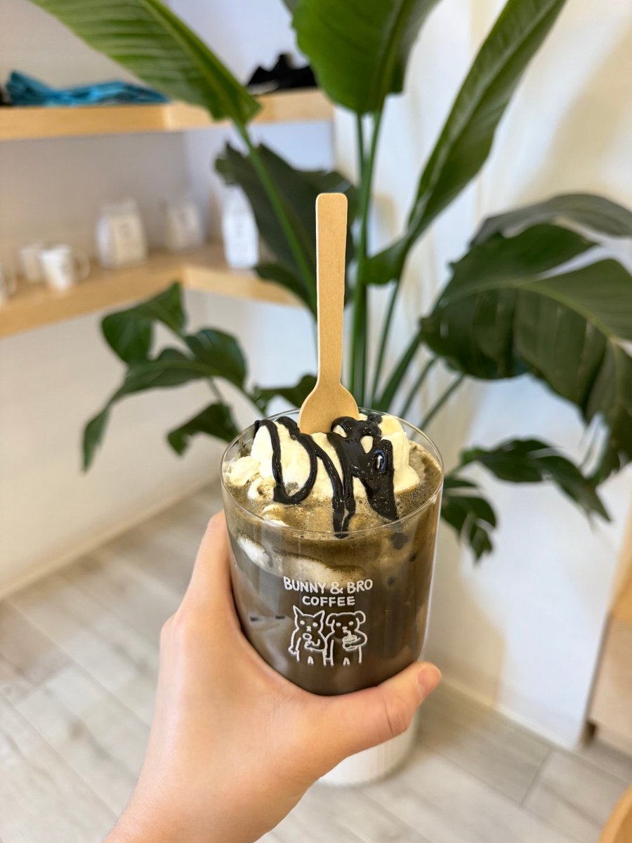 vqxnxoj's tweet image. This black sesame latte is so delicious! ☕️ I&apos;ve been craving it so much in Ann Arbor.