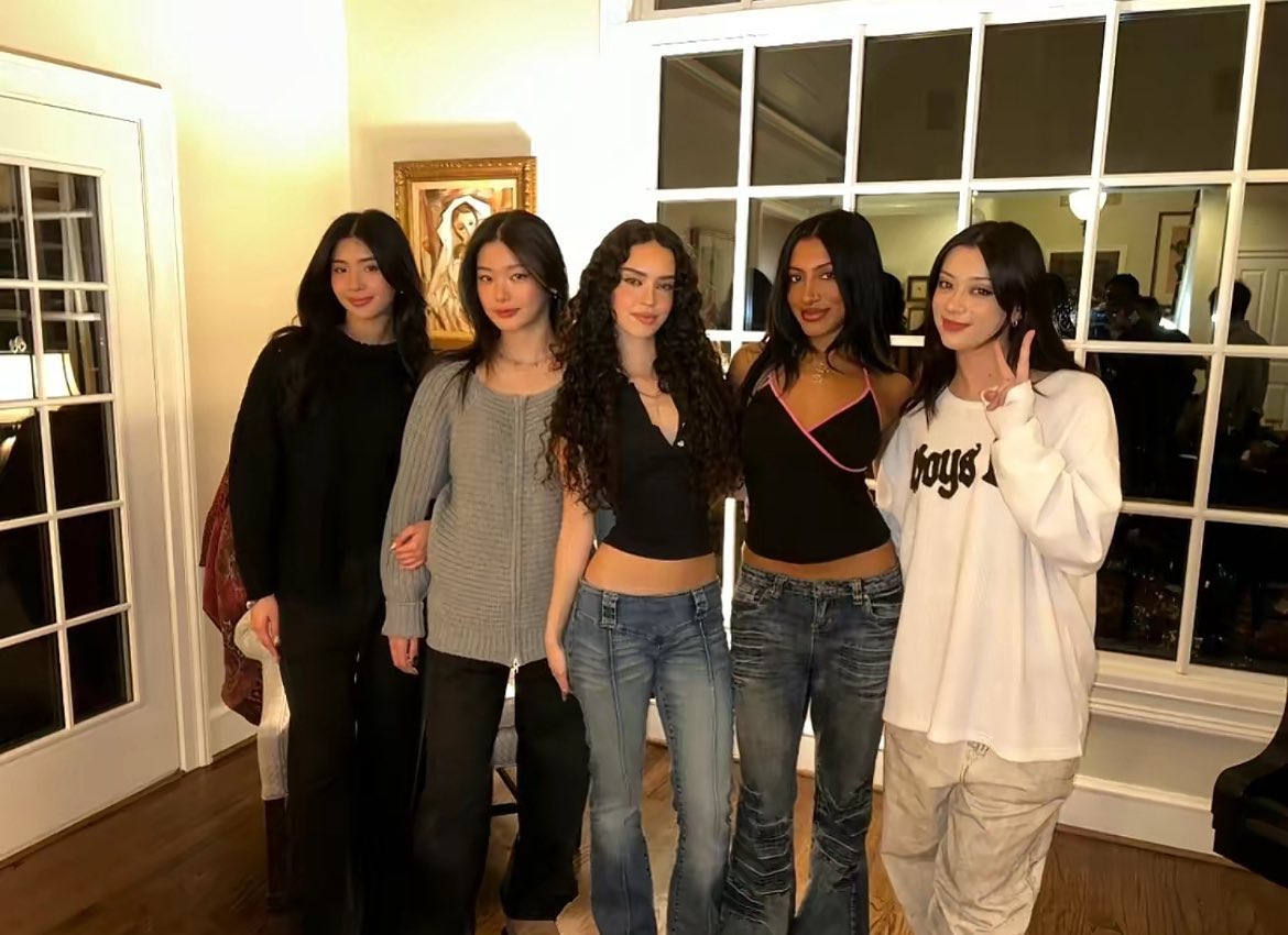MEGANGLOBALL's tweet photo. Happy Thanksgiving 🦃 https://t.co/gEZWDZ6NSe
