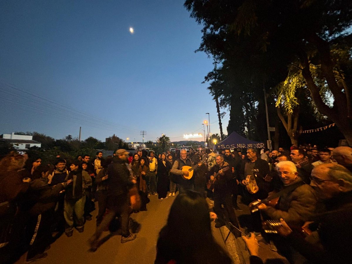 Hoy hemos disfrutado del festival AchoCuir, en La Albatalía, un espacio lleno de diversidad, música y folclore.

Qué importante celebrar quienes somos y seguir construyendo una comunidad libre y con mucho orgullo.

Enhorabuena a la organización por esta gran iniciativa 🫶🏽