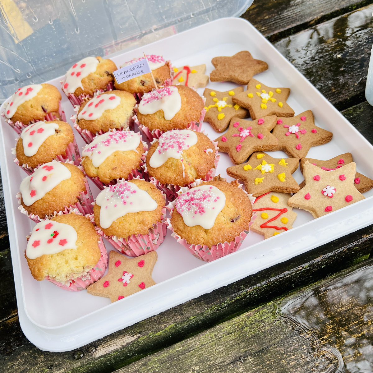 Sandringham5KYW's tweet photo. The rain certainly didn’t dampen our spirits as we enjoyed a walk and catch up around the course. 🥰 The home-baked goods afterwards were also greatly appreciated! 😋 https://t.co/pkyI1zG1p3