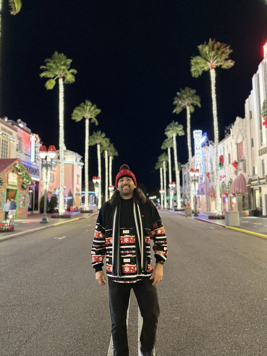 Rob_Volpe's tweet image. I&apos;m beyond thrilled to add this to my collection! The fusion of Christmas spirit and Universal Studios&apos; awesomeness is pure magic. Marty McFly would be stoked to be here on a holiday ride! #backtothefuture #universalorlando #80schristmas #christmasspirit