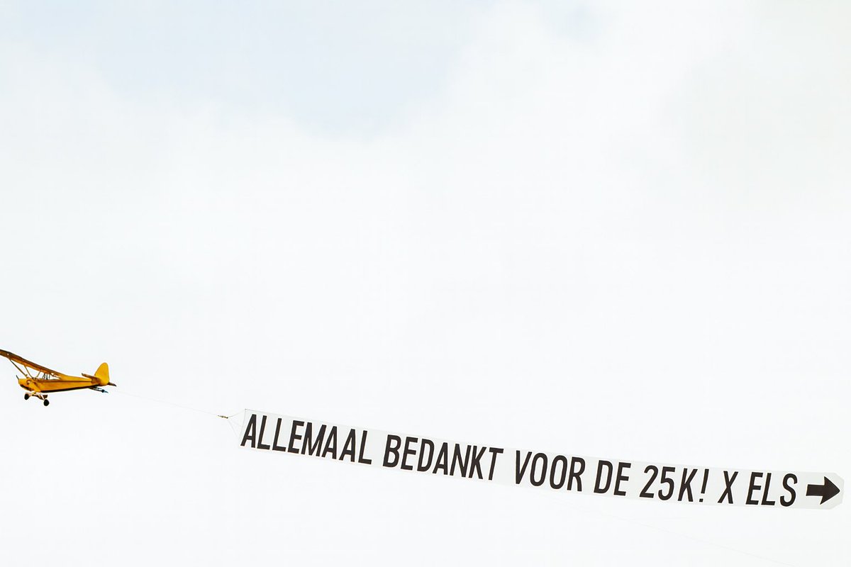Zag dit vanmorgen boven het Malieveld, weet iemand wat dit kan betekenen? #dtv