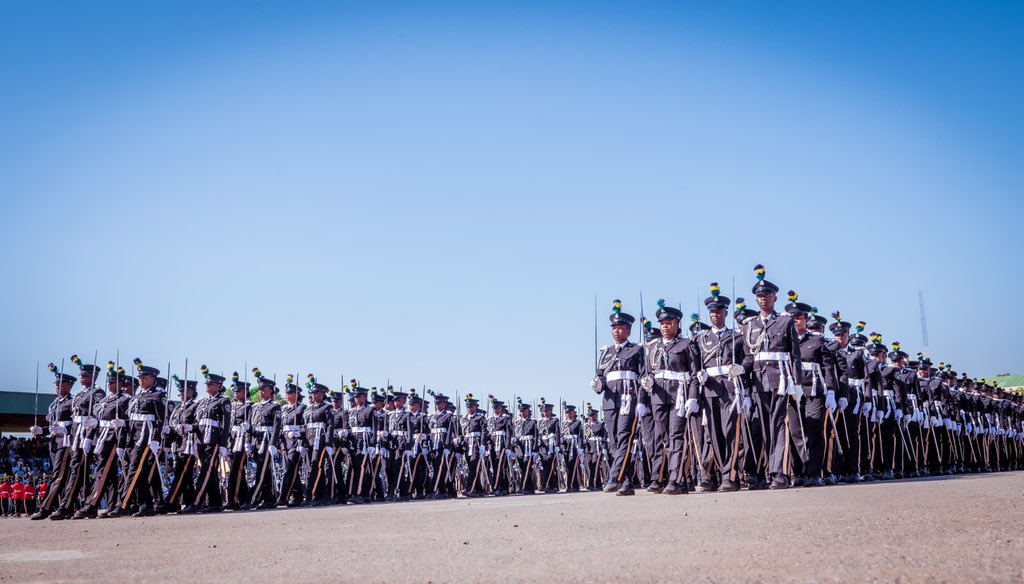 PoliceNG's tweet image. 1,187 CADETS GRADUATE FROM THE NIGERIA POLICE ACADEMY; COMMISSIONED AS ASSISTANT SUPERINTENDENTS OF POLICE

The President and Commander-in-Chief of the Armed Forces, His Excellency Bola Ahmed Tinubu, GCFR, today, 29th November 2025, commissioned One Thousand One Hundred and…