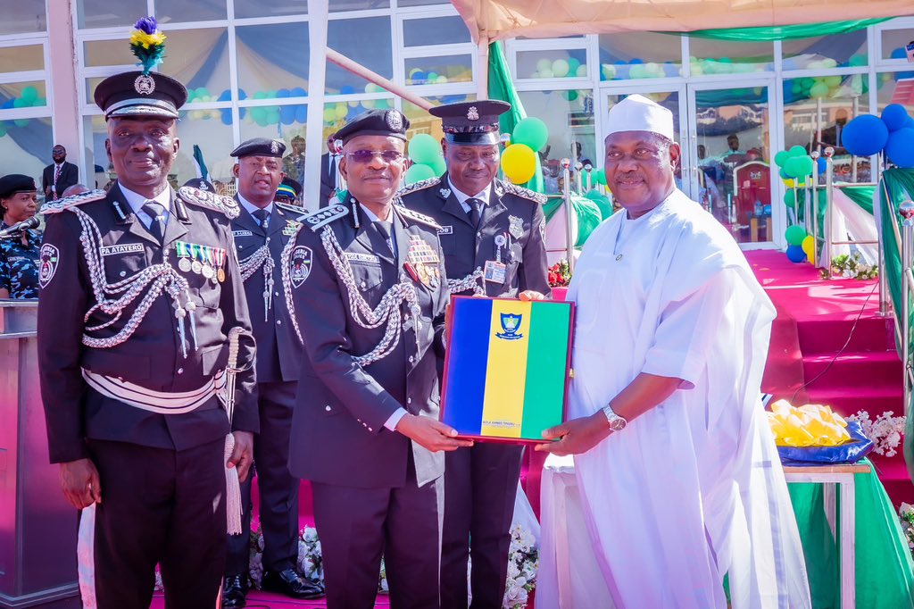 PoliceNG's tweet image. 1,187 CADETS GRADUATE FROM THE NIGERIA POLICE ACADEMY; COMMISSIONED AS ASSISTANT SUPERINTENDENTS OF POLICE

The President and Commander-in-Chief of the Armed Forces, His Excellency Bola Ahmed Tinubu, GCFR, today, 29th November 2025, commissioned One Thousand One Hundred and…