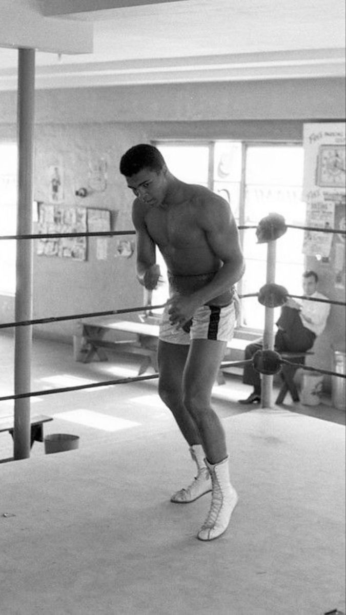 RootsOfCombat's tweet image. Cassius Clay &amp;gt;