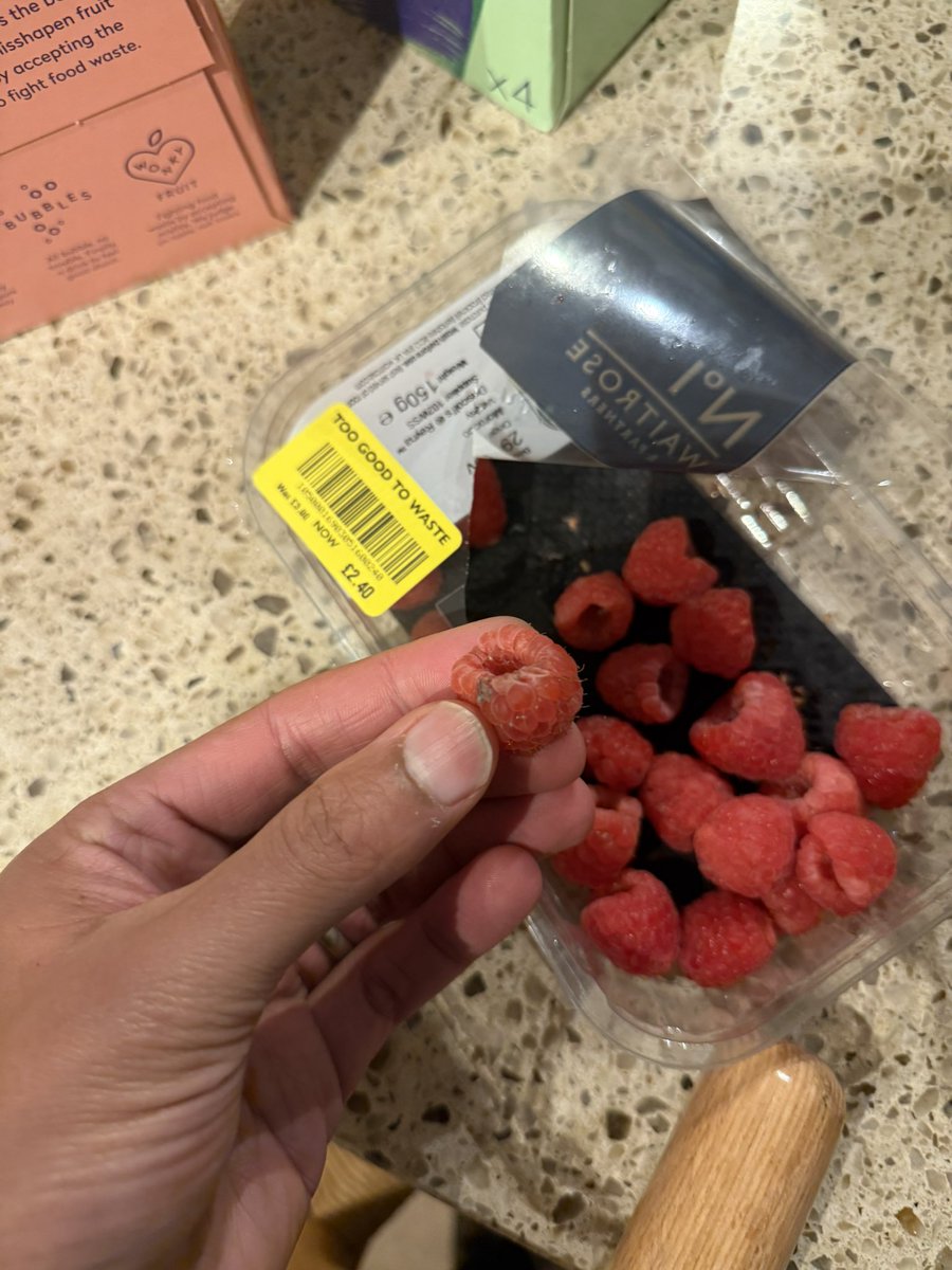 Andrew T 💙 tweet media