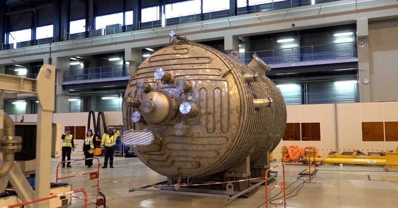 Beautiful photo of this day from Rosatom: Russia has supplied key equipment for the international thermonuclear experimental reactor ITER in France. The first of four Russian test benches has arrived at a construction site in the south of France. 
🧵